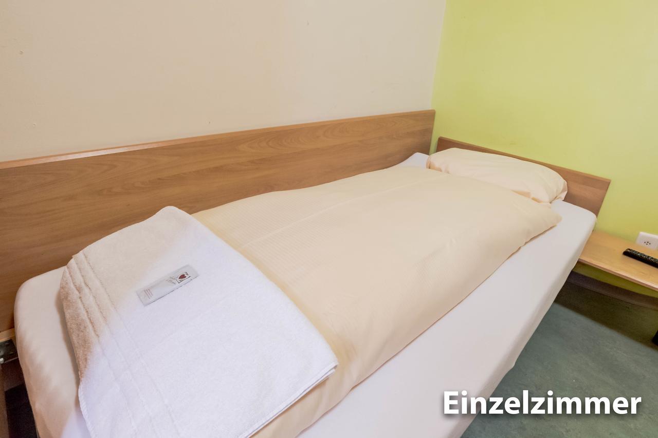 Hotel & Backpackers Zak Schaffhausen Exterior photo